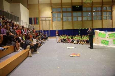 PRVOŠOLČKI RAKEK 09 FOTO LJUBO VUKELIČ